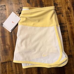 NWT Nike Skort✨ Womens Sz XS bright yellow white